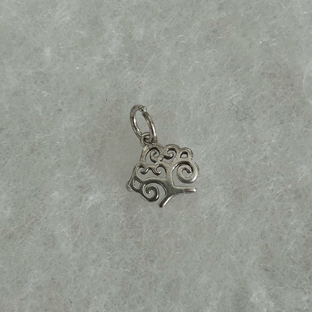 🌿 925 Silver Dainty Tree Charm